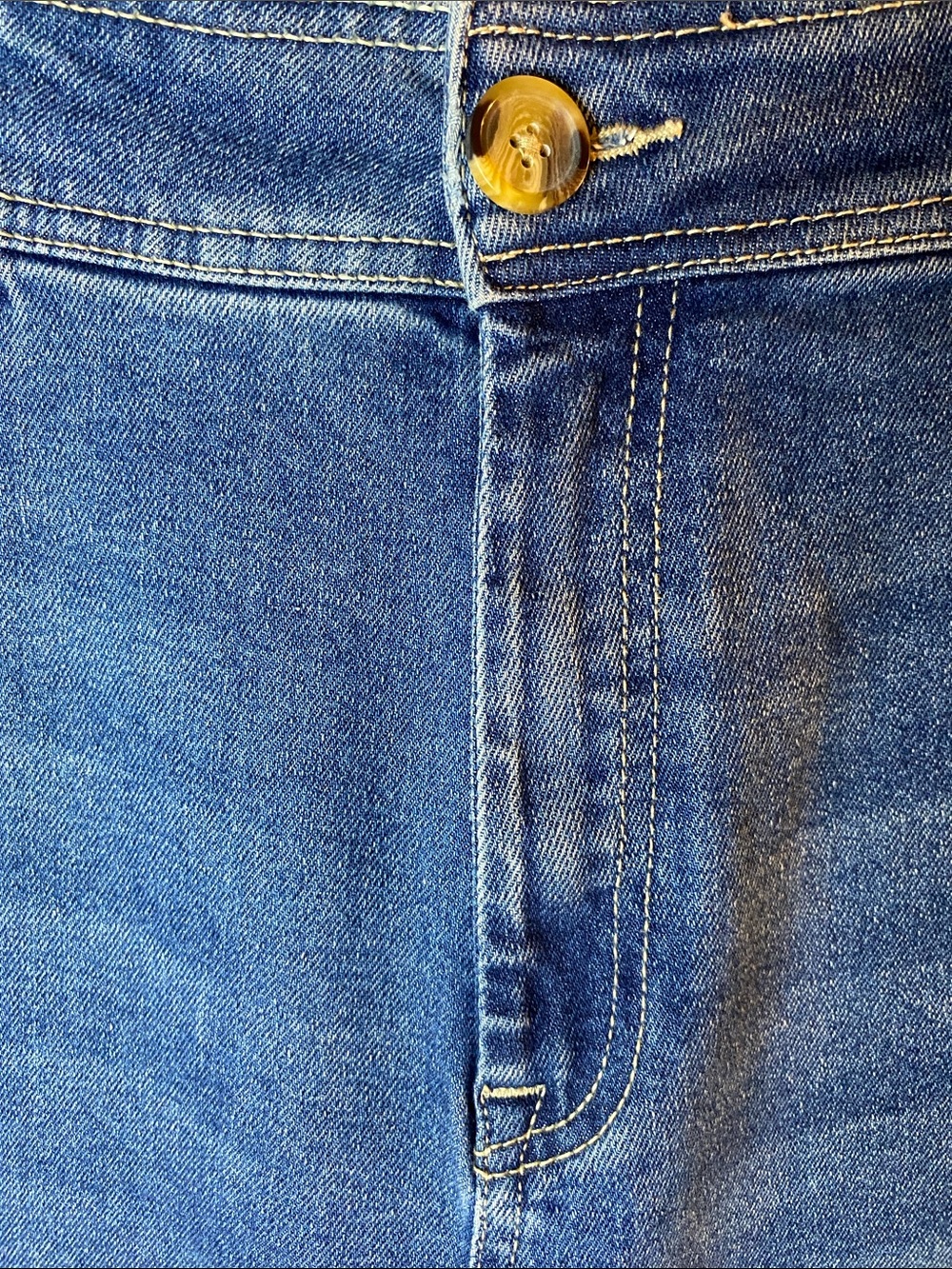 Dex Wide Leg Flare Jeans in Medium Blue Denim with Raw Hem - Picture 3 of 8